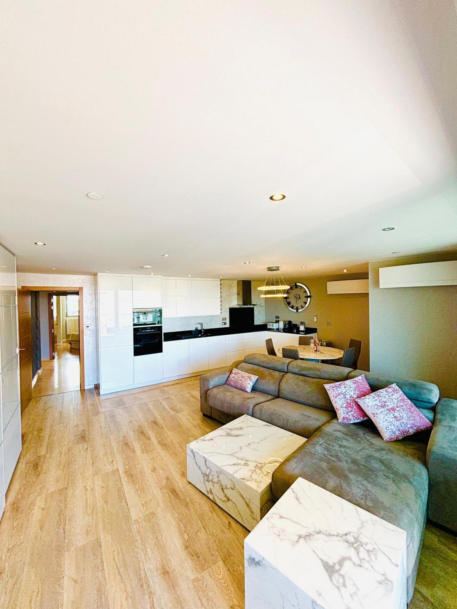 Ocean Village High Floor Luxury Modern Apartment غيبرالتار المظهر الخارجي الصورة