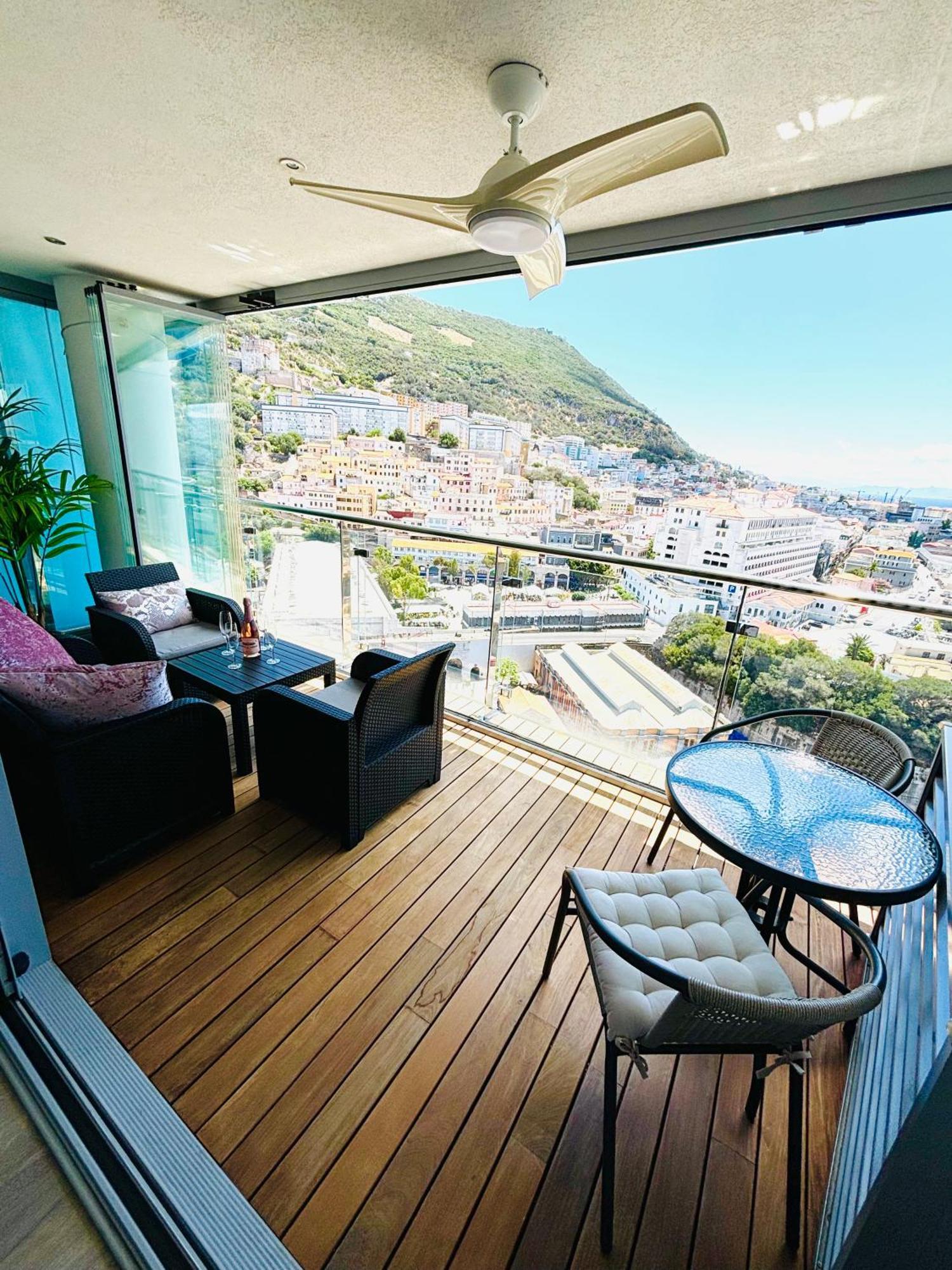Ocean Village High Floor Luxury Modern Apartment غيبرالتار المظهر الخارجي الصورة