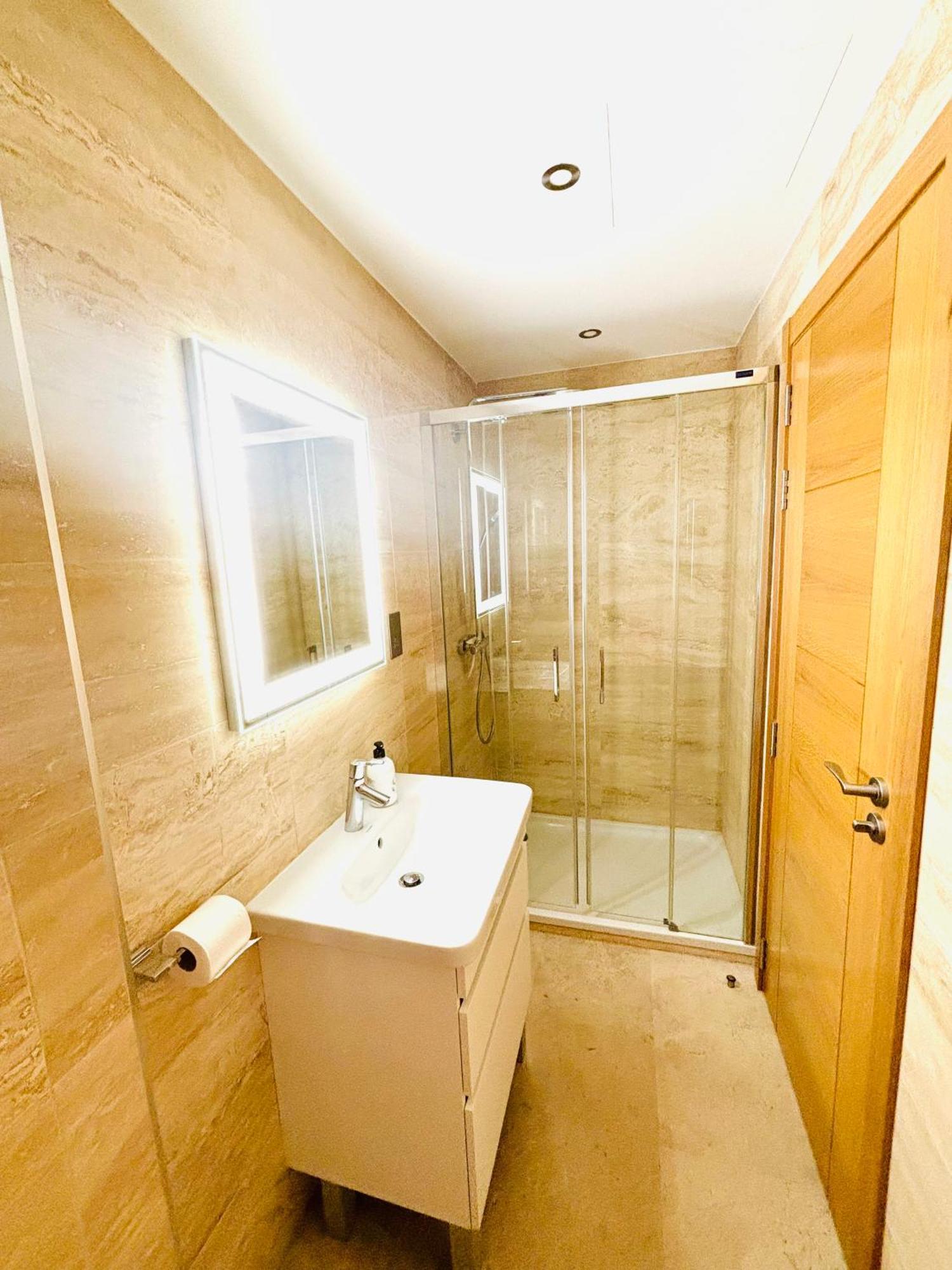 Ocean Village High Floor Luxury Modern Apartment غيبرالتار المظهر الخارجي الصورة